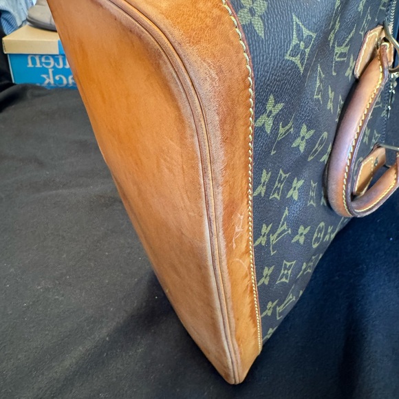 Louis Vuitton Monogram Canvas Handbag - Picture 8 of 16